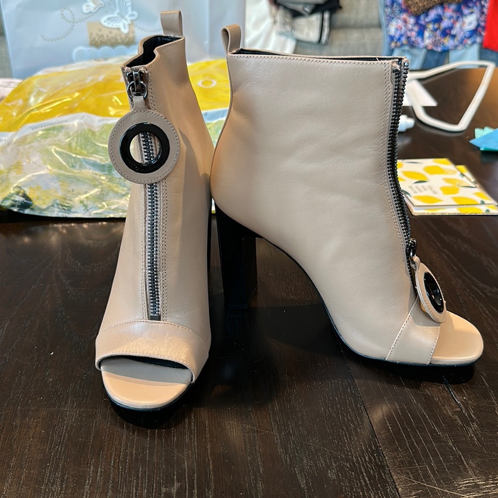 Calvin Klein Minda Nude and Black- Size 6.5—4” Heel—Open Toe Bootie!